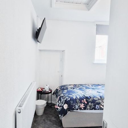 Single Room In Modern House Near Nottingham Bagian luar foto