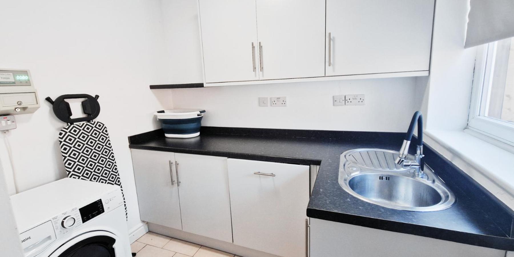 Single Room In Modern House Near Nottingham Bagian luar foto