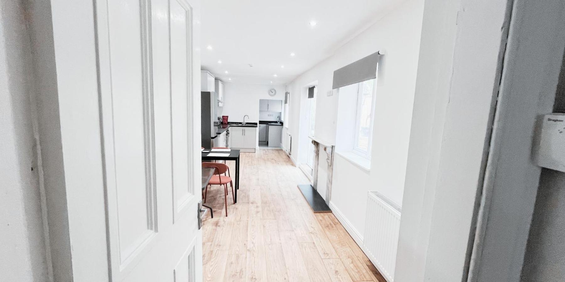 Single Room In Modern House Near Nottingham Bagian luar foto