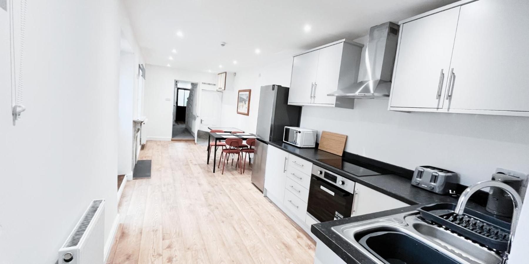Single Room In Modern House Near Nottingham Bagian luar foto