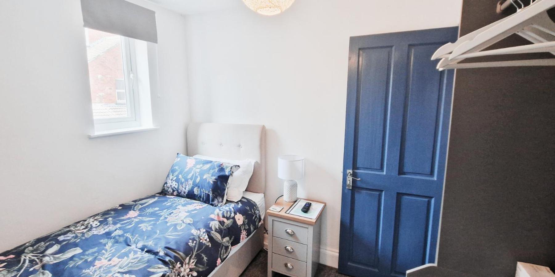 Single Room In Modern House Near Nottingham Bagian luar foto