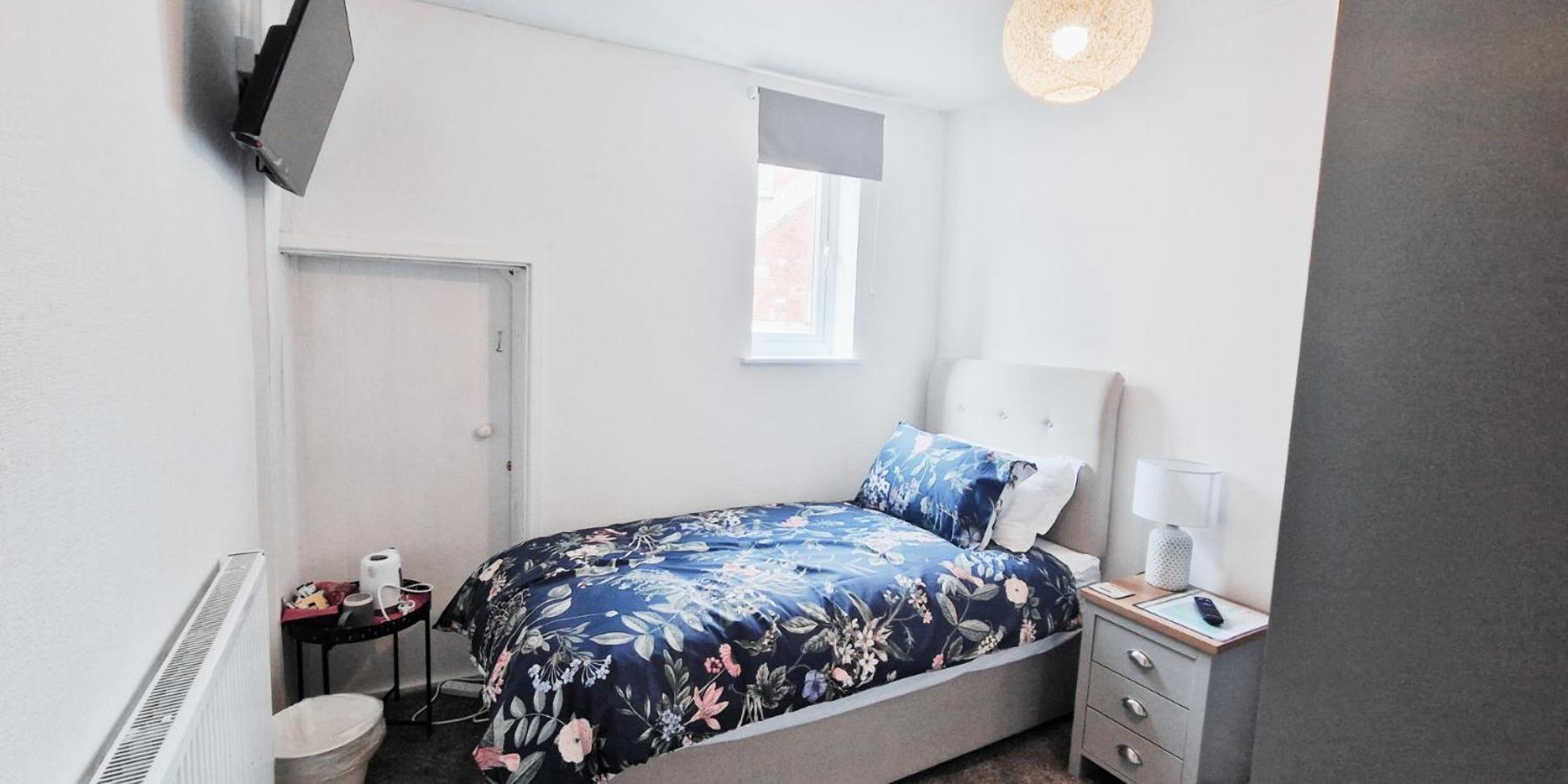 Single Room In Modern House Near Nottingham Bagian luar foto